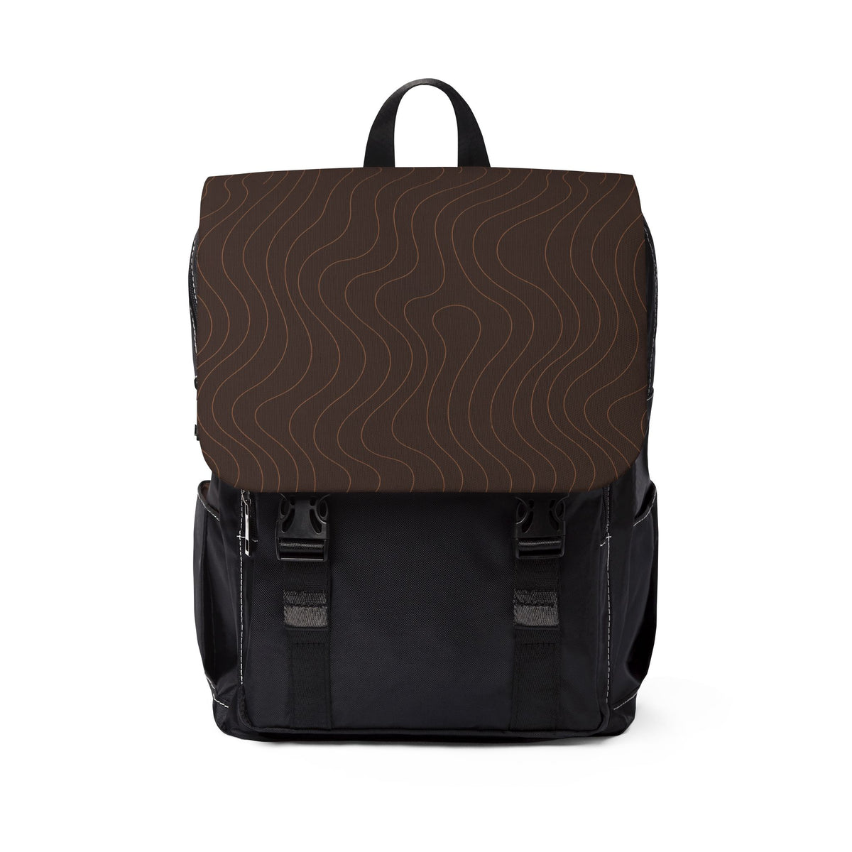 Braun-schwarzer Tagesrucksack Mocha Waves mit Wellenmuster auf dem Rücken eines Models im herbstlichen Wald