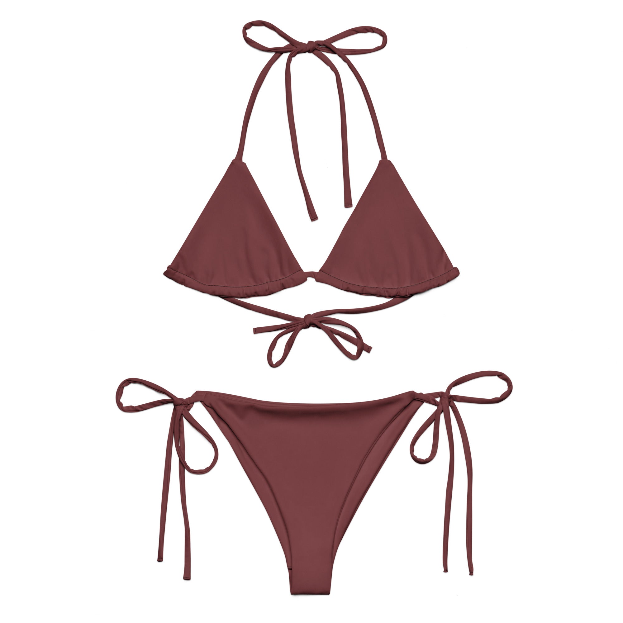 Triangel Bindebikini Deep Berry in tiefem Beerenlila beim Sonnenuntergang – verstellbare Bänder oben und unten.