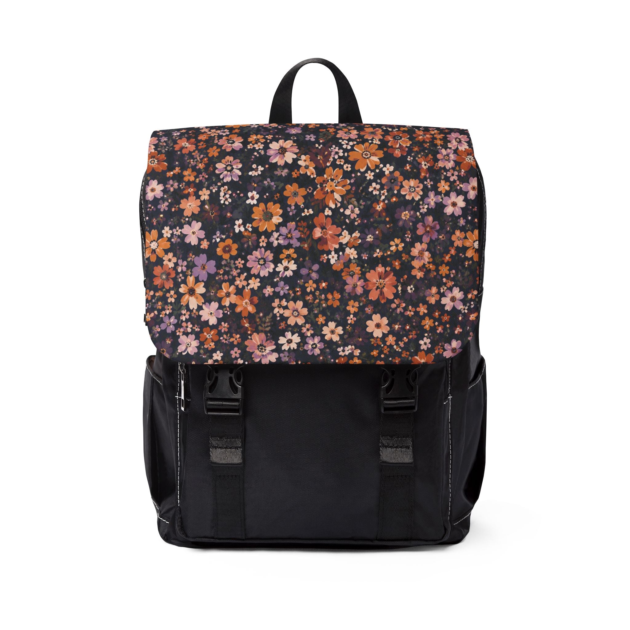 Tagesrucksack Midnight Blue aus Oxford Canvas – schwarzer Körper mit dunkelblauer Blumenmuster-Klappe auf Wanderweg